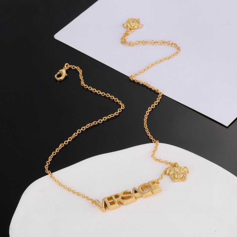 Versace necklace 05lyx19
